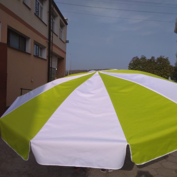 Szycie parasoli ogrodowych oraz daszków
