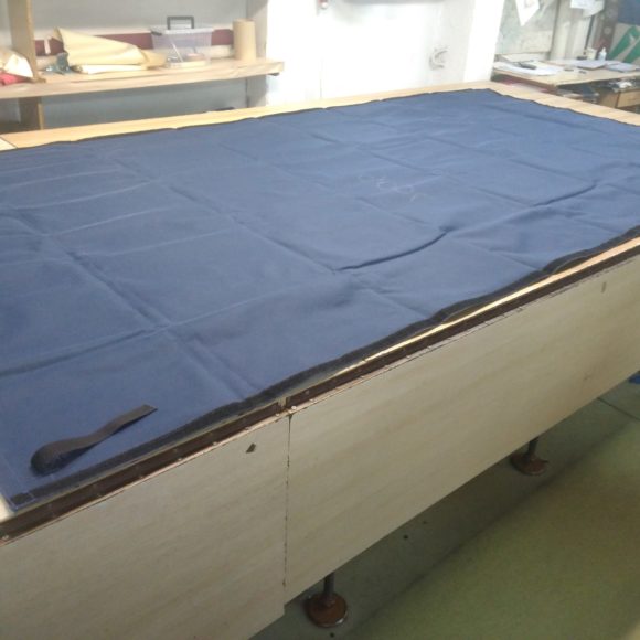 Plandeka o wym. 3,15 x 1,65 m, z mocnego ortalionu